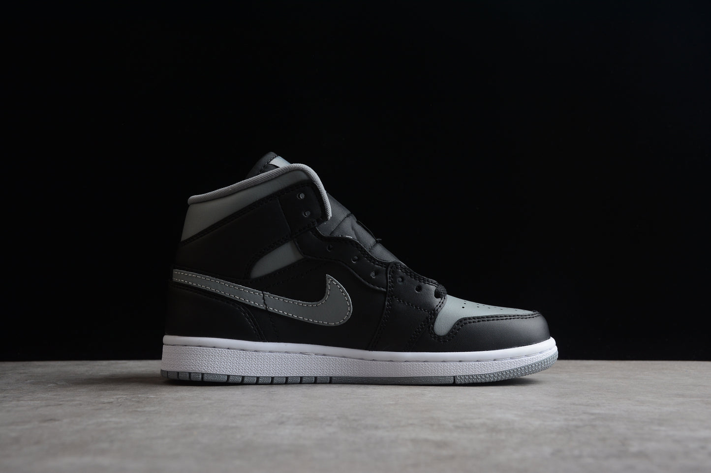 Nike Air Jordan 1 Low BQ6472-007