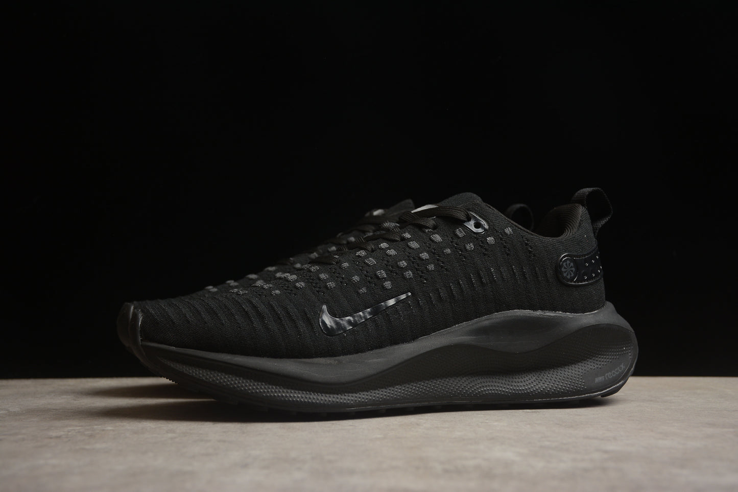 NIKE Zoom X Invincible Run DR2665-101