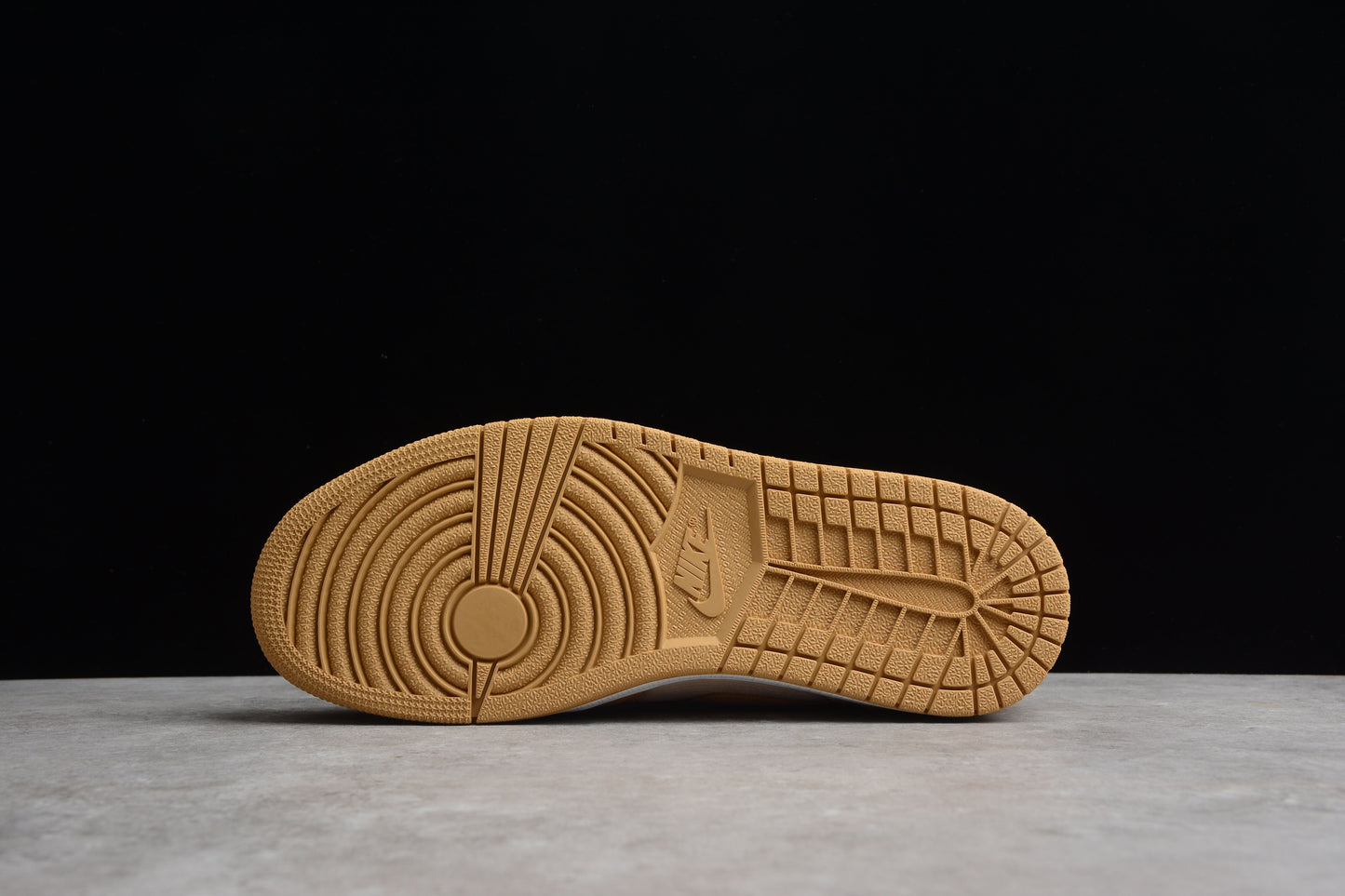 Nike Air Jordan 1 Low DH7820-700