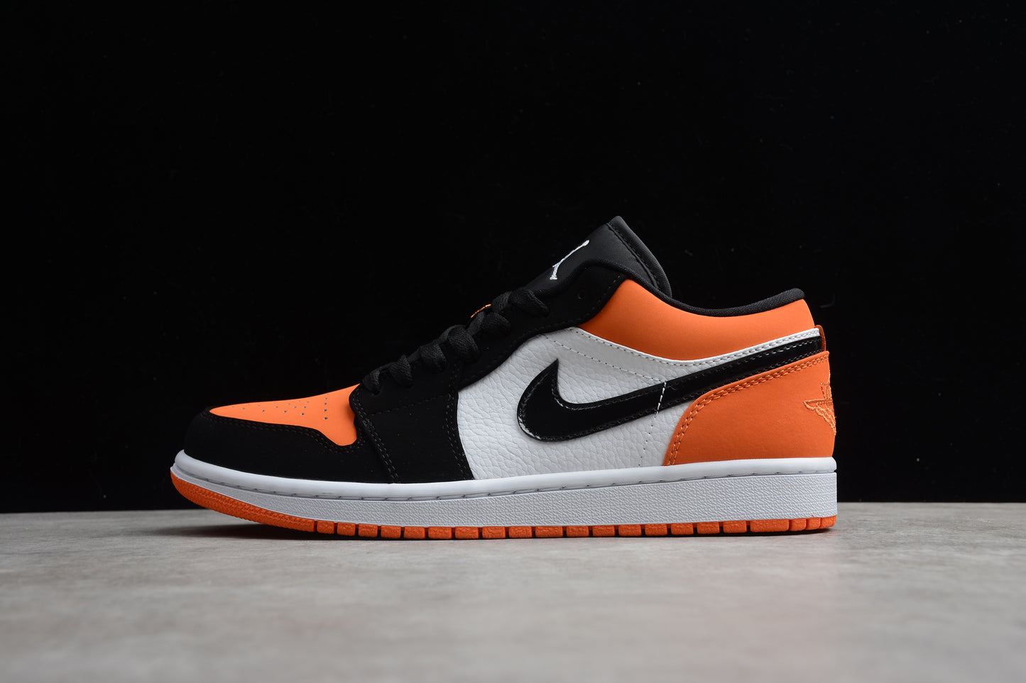 Nike Air Jordan 1 Low 553558-128