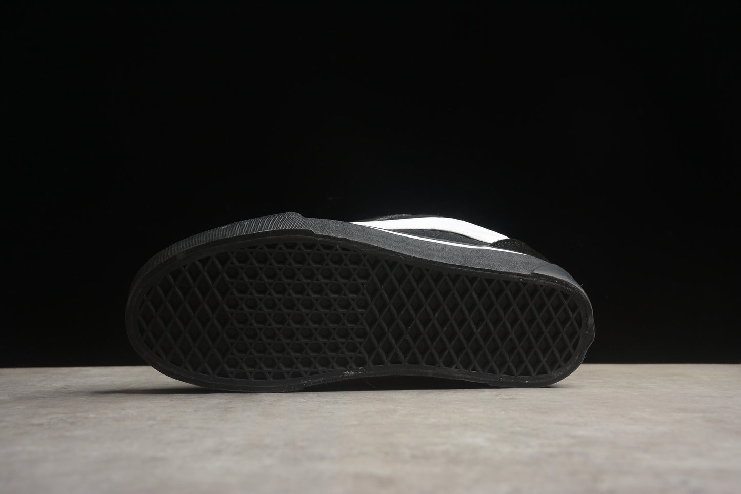 Vans Classics Knu Skool VN0009QCBMA