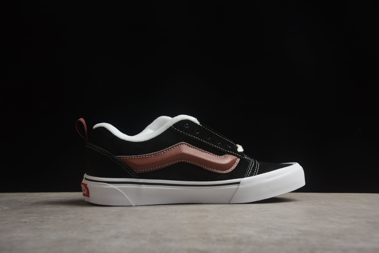 Vans Classics Knu Skool VN0009QC201