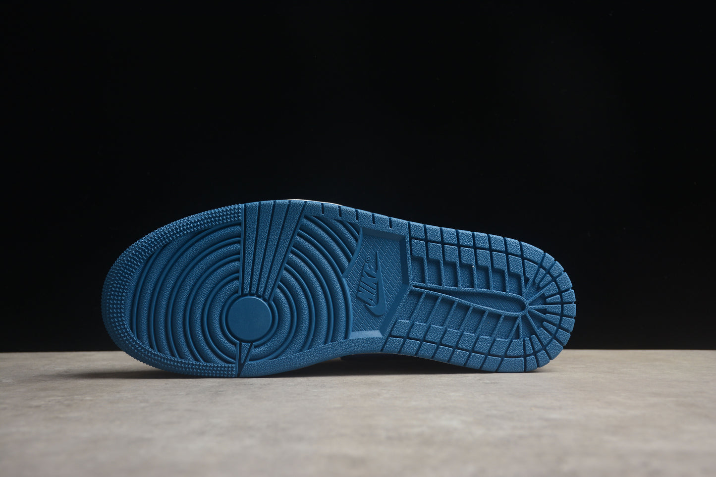 Nike Air Jordan 1 Low FV3622-141