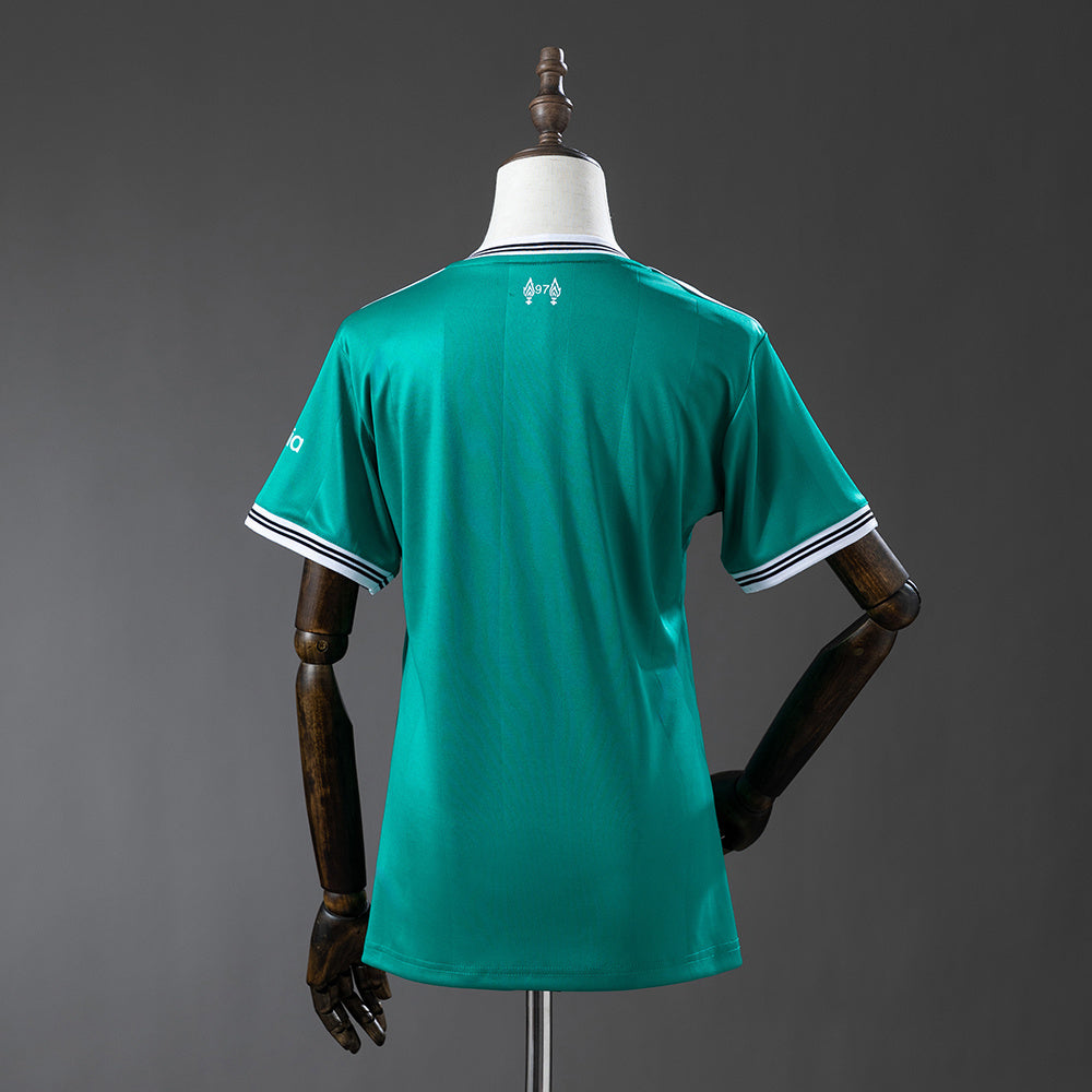 Liverpool 2025/26 Away Femenina Fan Version