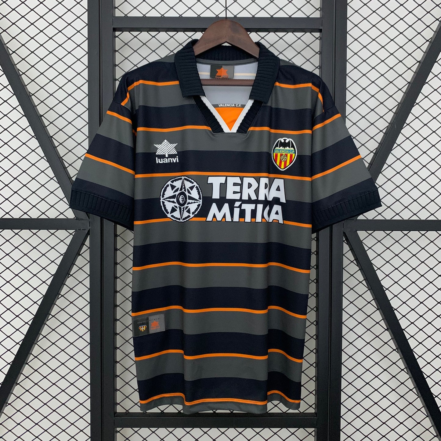 Valencia retro 1999/00 Away