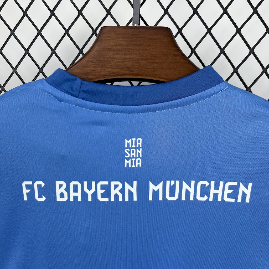 Bayern Munich 2025/26 Kids Version Portero
