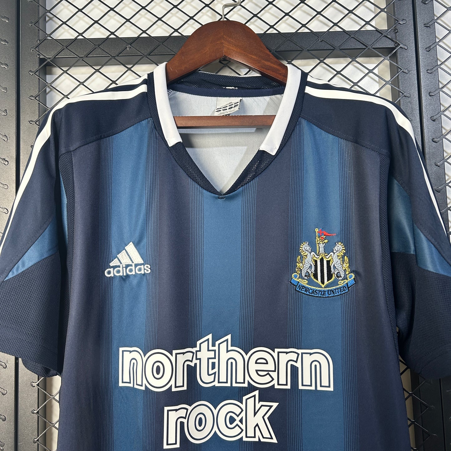 Newcastle United retro 2005/06 Away