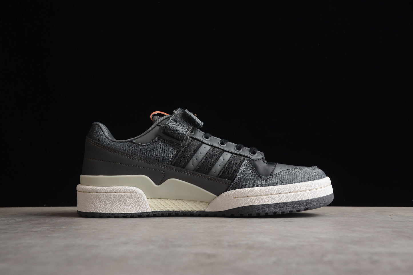 Adidas Forum 84 Low HQ6335