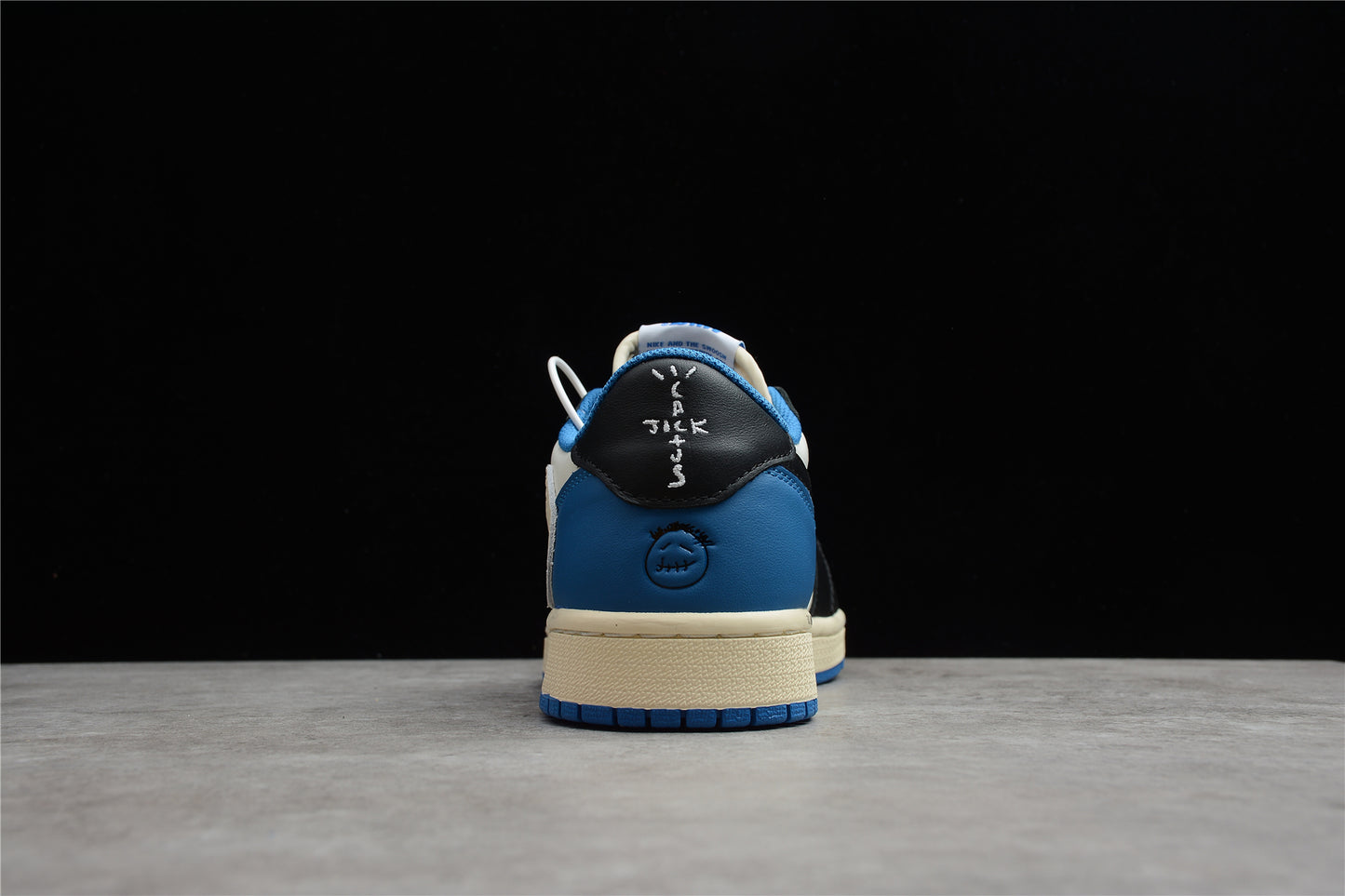 Nike Air Jordan 1 Low CQ3227-105
