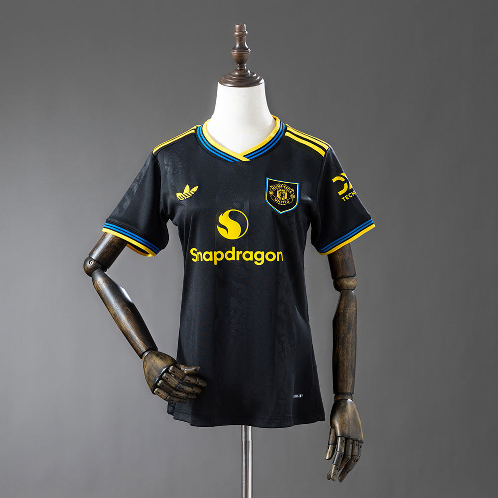 Manchester United 2025/26 Third Femenina Fan Version