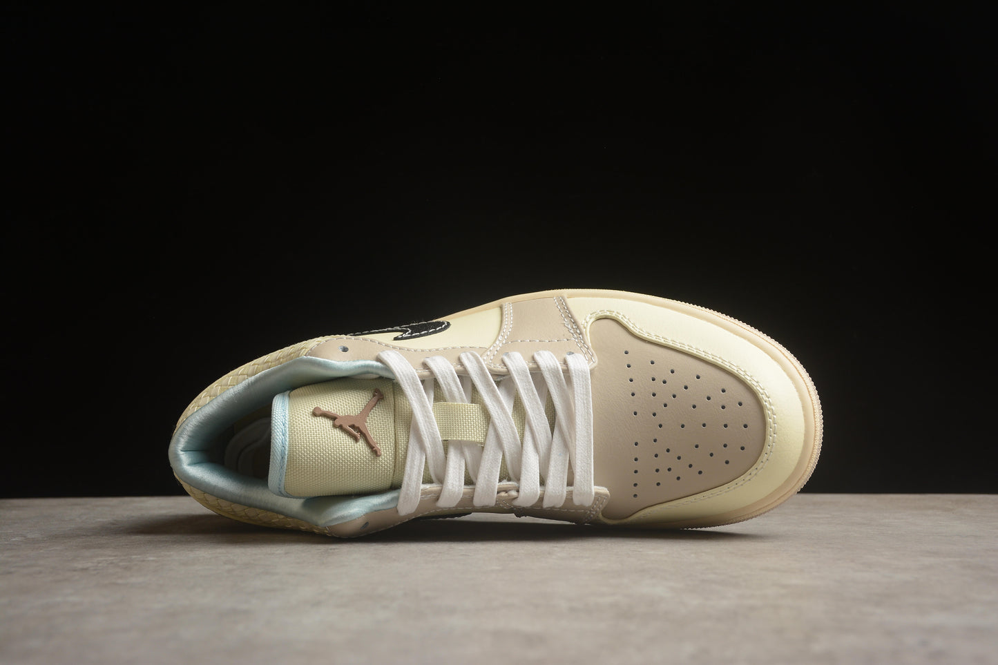 Nike Air Jordan 1 Low HQ3440-101