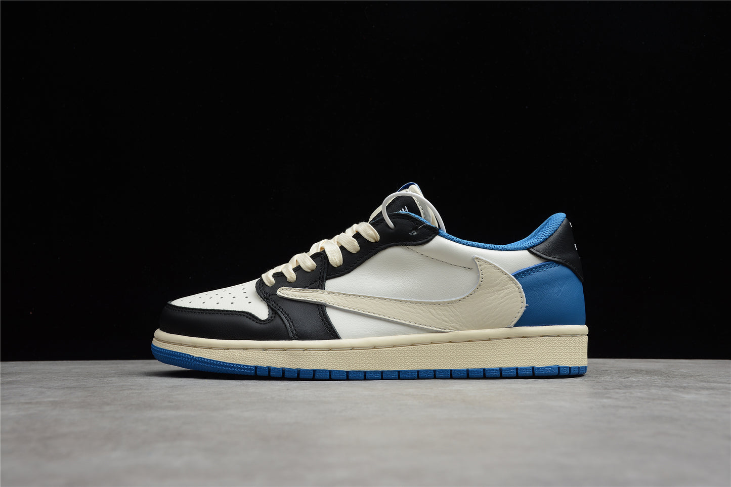 Nike Air Jordan 1 Low CQ3227-105