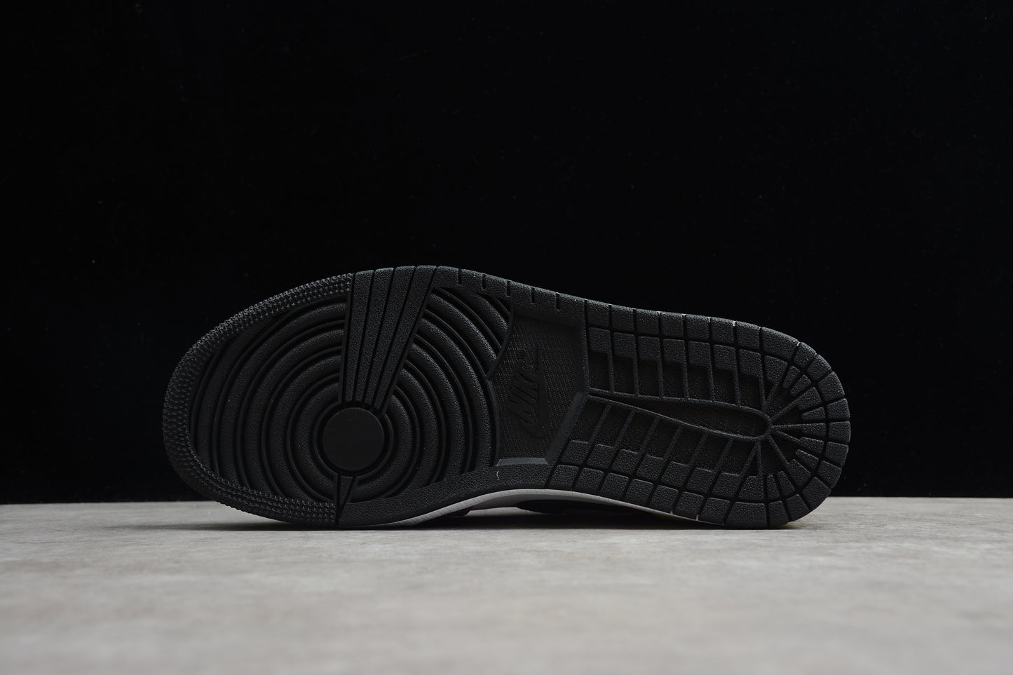 Nike Air Jordan 1 Low CZ3572-104