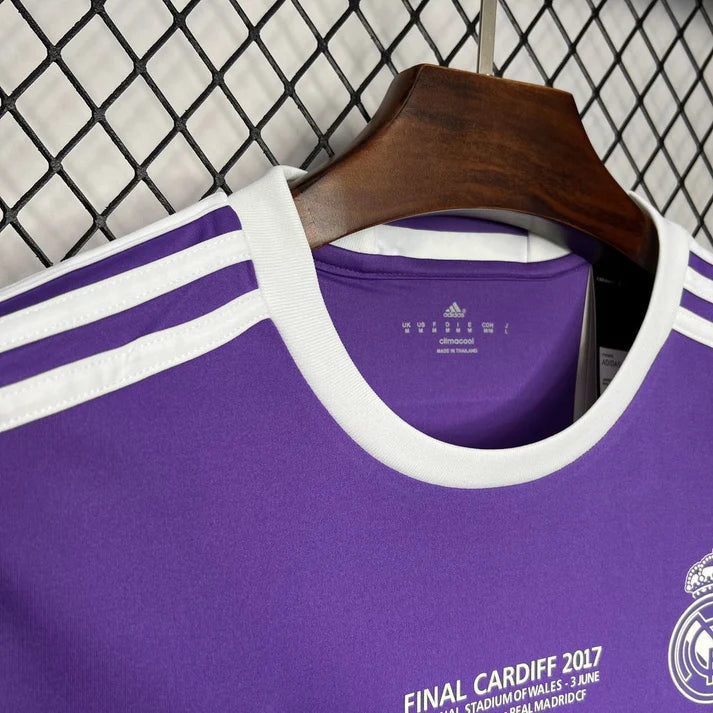 Real Madrid retro 2016/17 Away