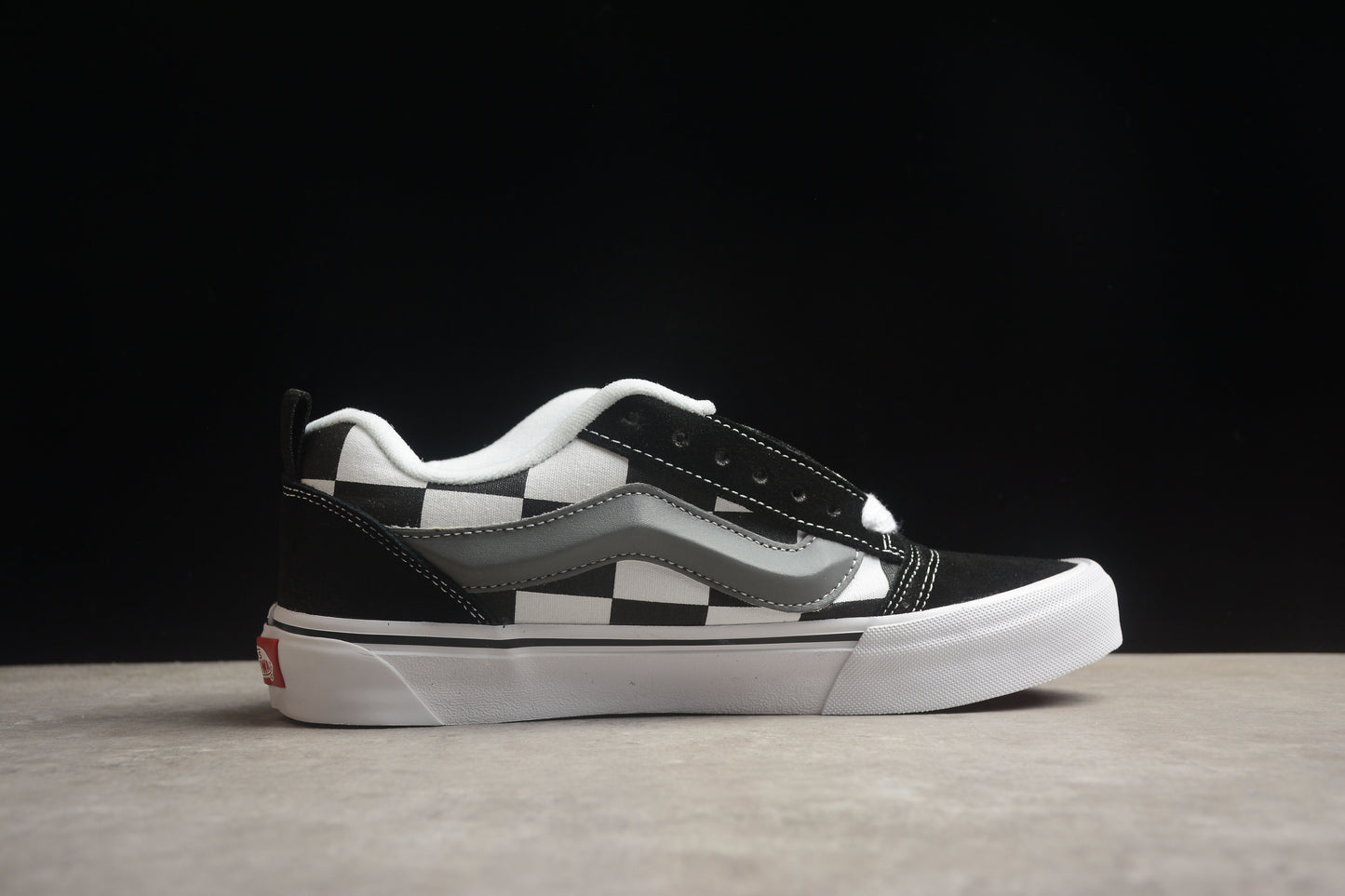 Vans Classics Knu Skool VN0009QCCJJ