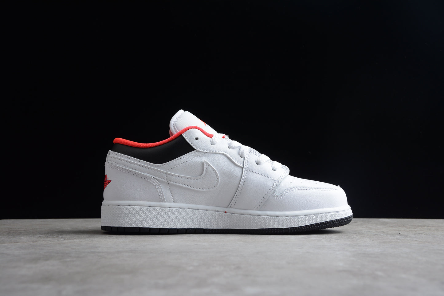 Nike Air Jordan 1 Low 553560-160