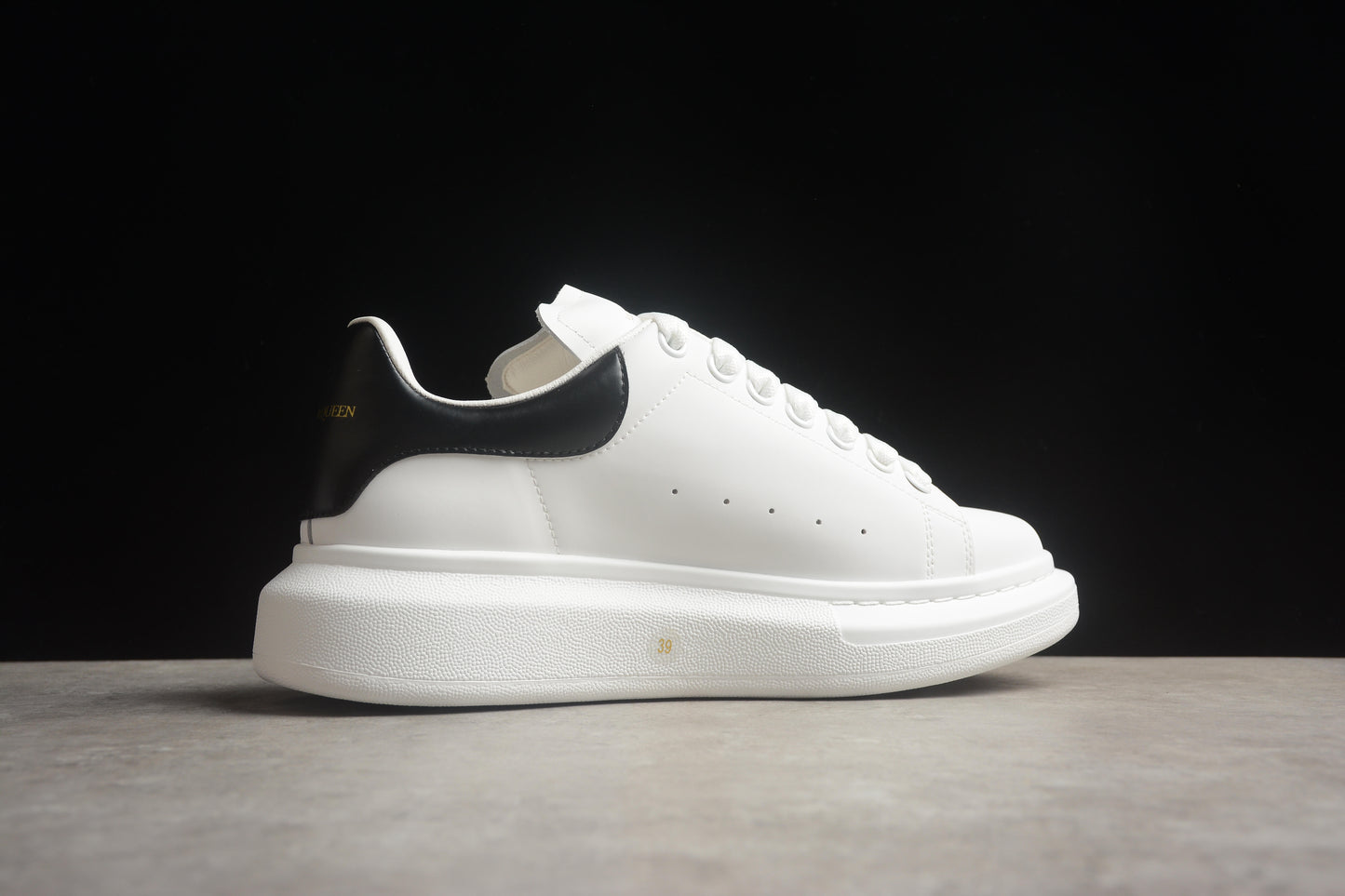 Alexander McQueen 9