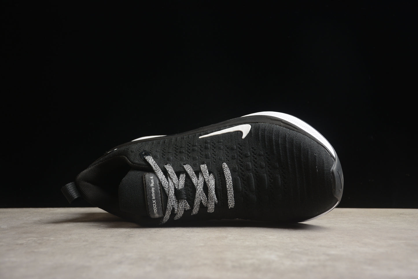 NIKE Zoom X Invincible Run DR2665 004