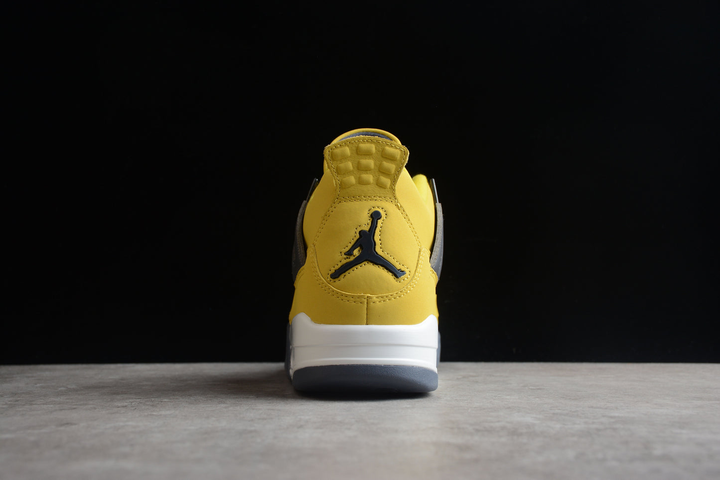 Air Jordan 4 Retro CT8527-700