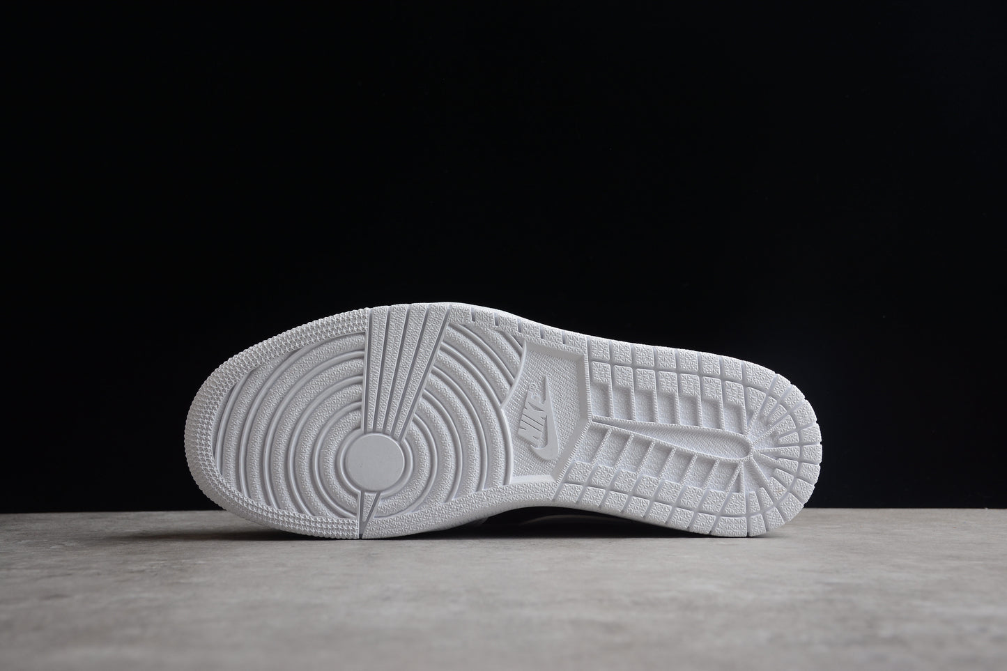 Nike Air Jordan 1 Low DC0774-100