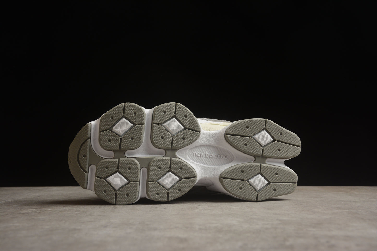 New Balance 9060 U9060YGA