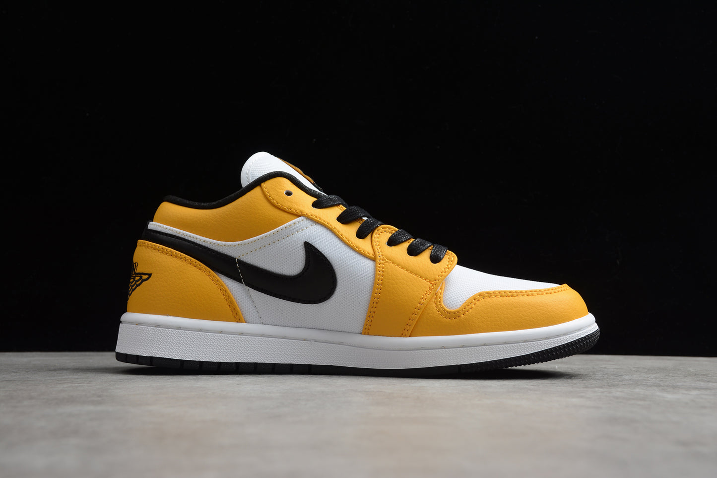 Nike Air Jordan 1 Low CZ4776-107