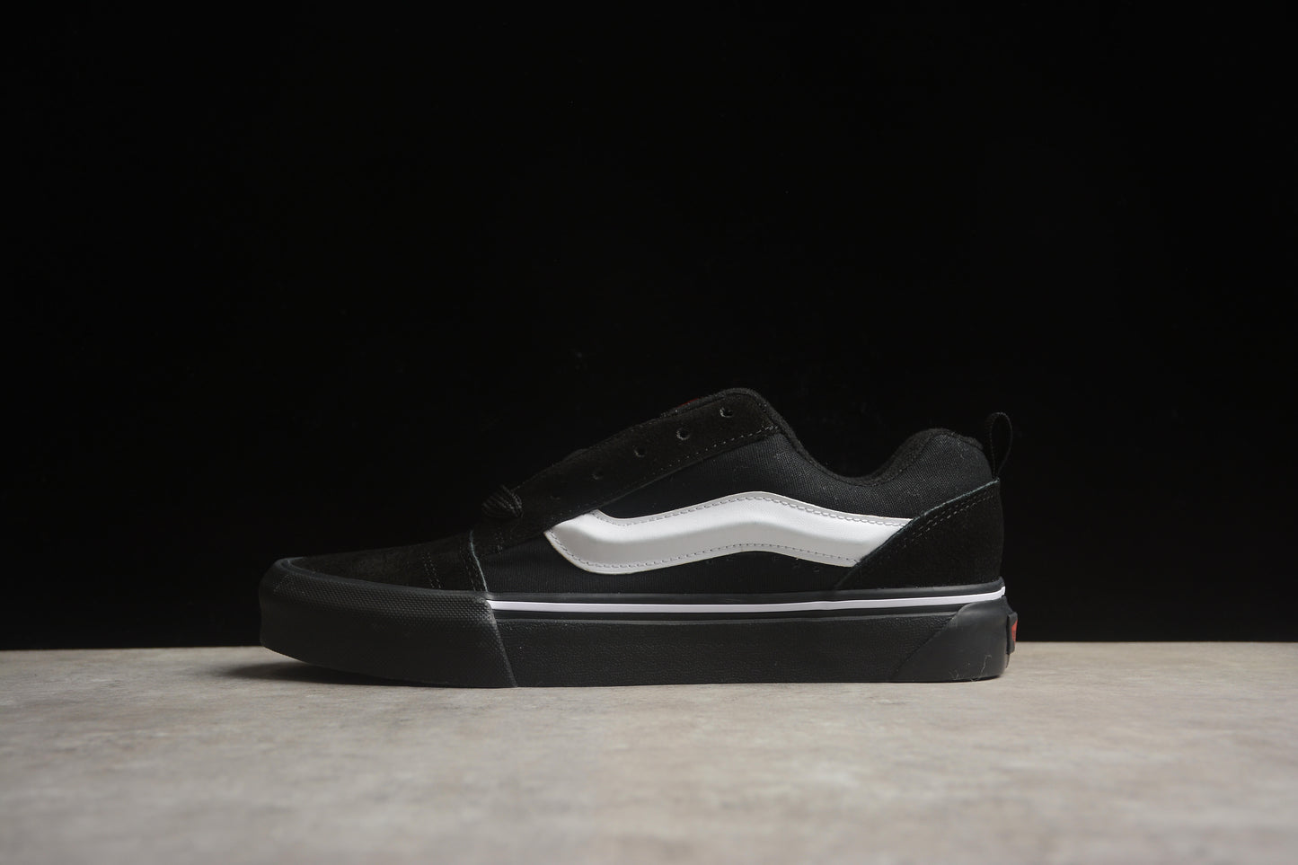 Vans Classics Knu Skool VN0009QCBMA