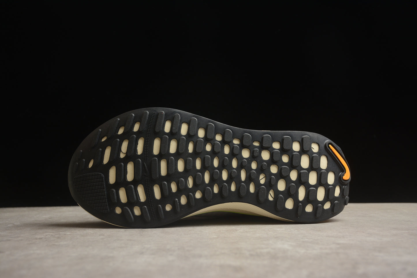 NIKE Zoom X Invincible Run DR2665-105
