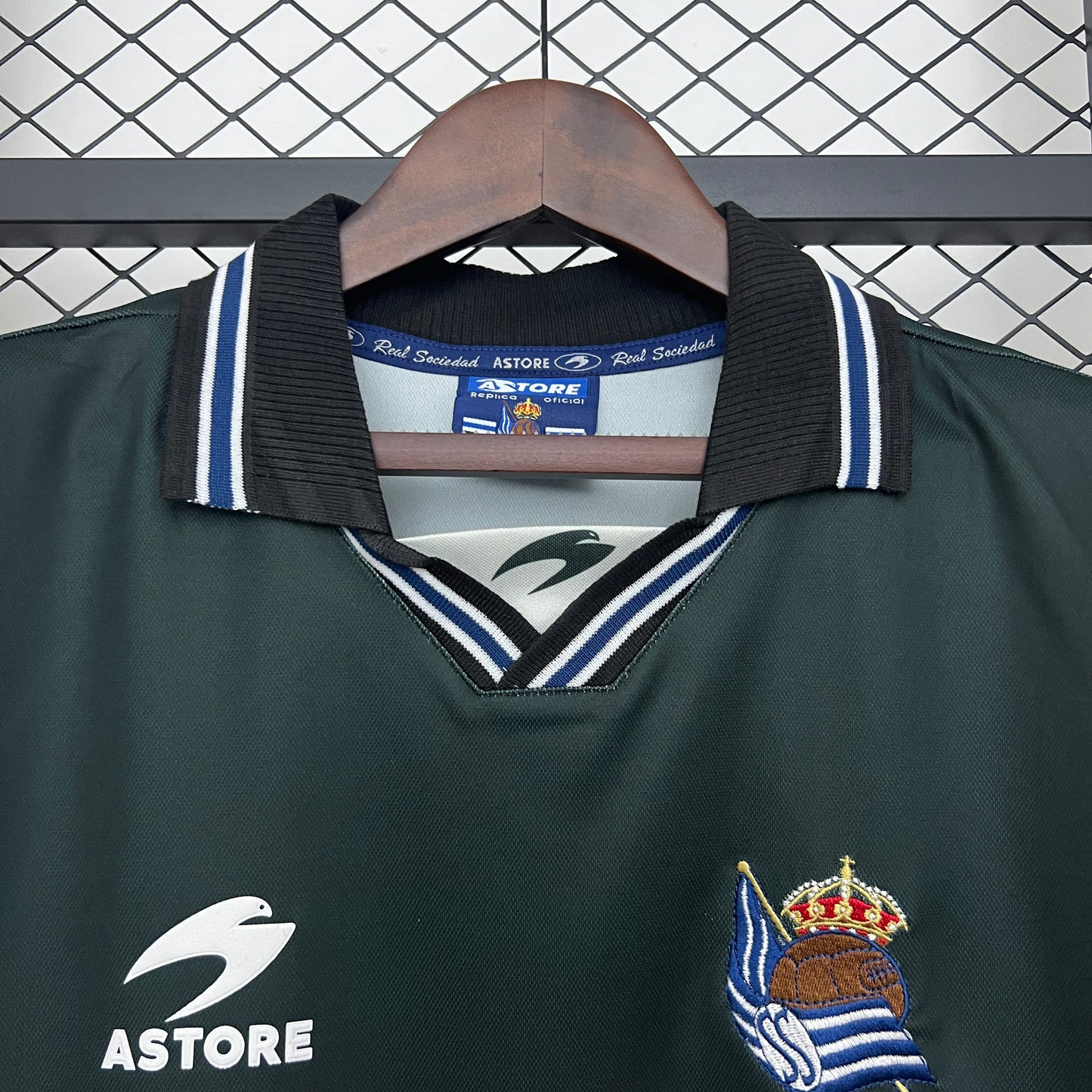 Real Sociedad retro 2000/02 Away