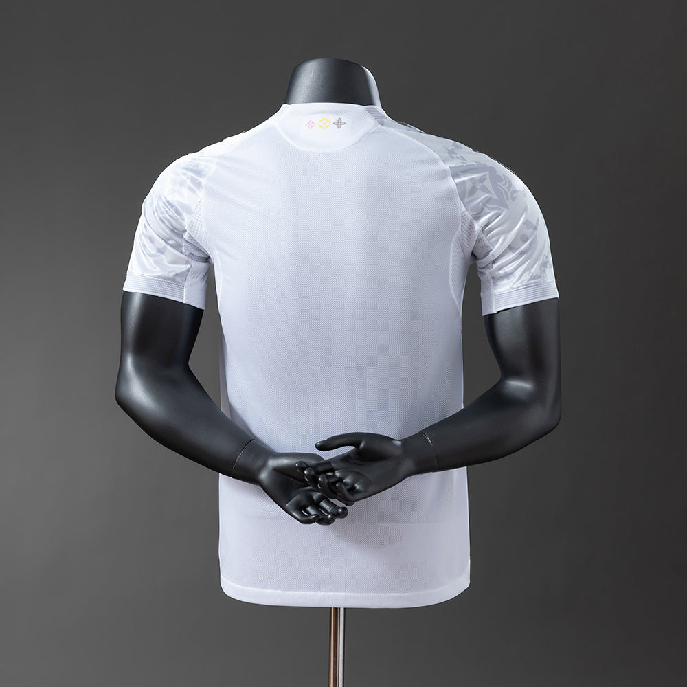 Real Madrid 2025/26 Edición Especial (Galaxy Lights) Player Version