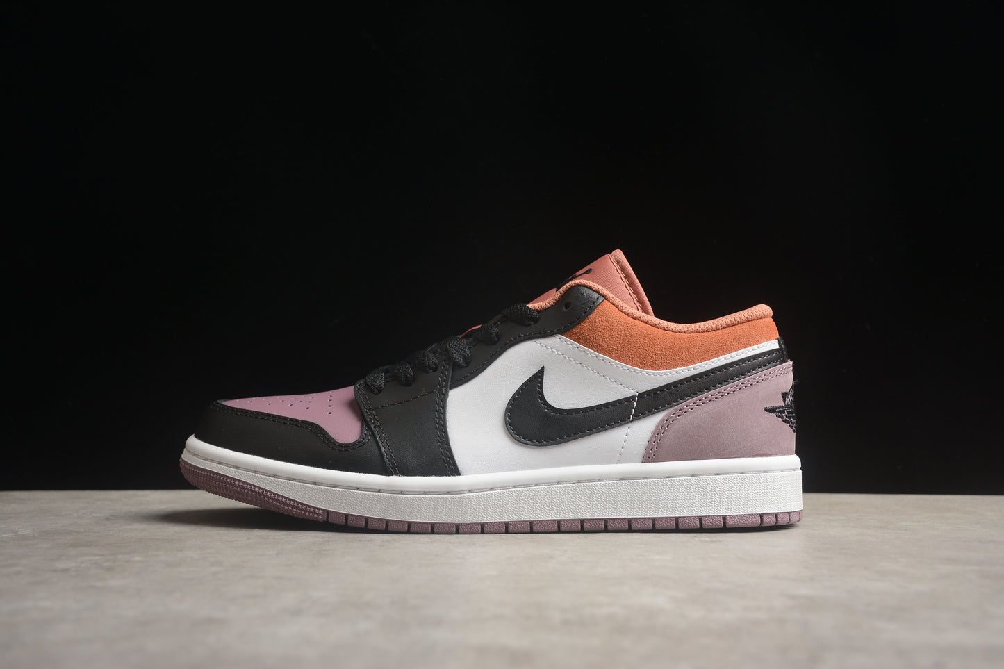 Nike Air Jordan 1 Low FB9907-102