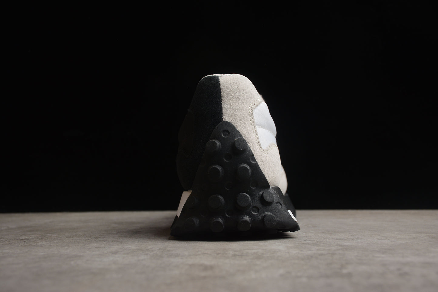 New Balance MS327 MS327BW1