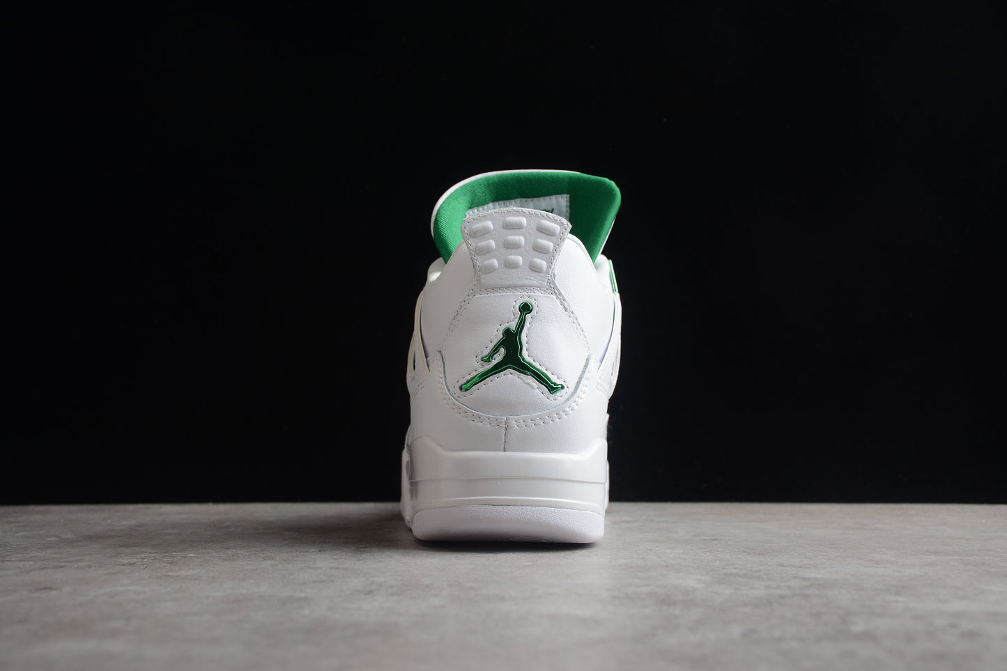 Air Jordan 4 Retro CT8527-113