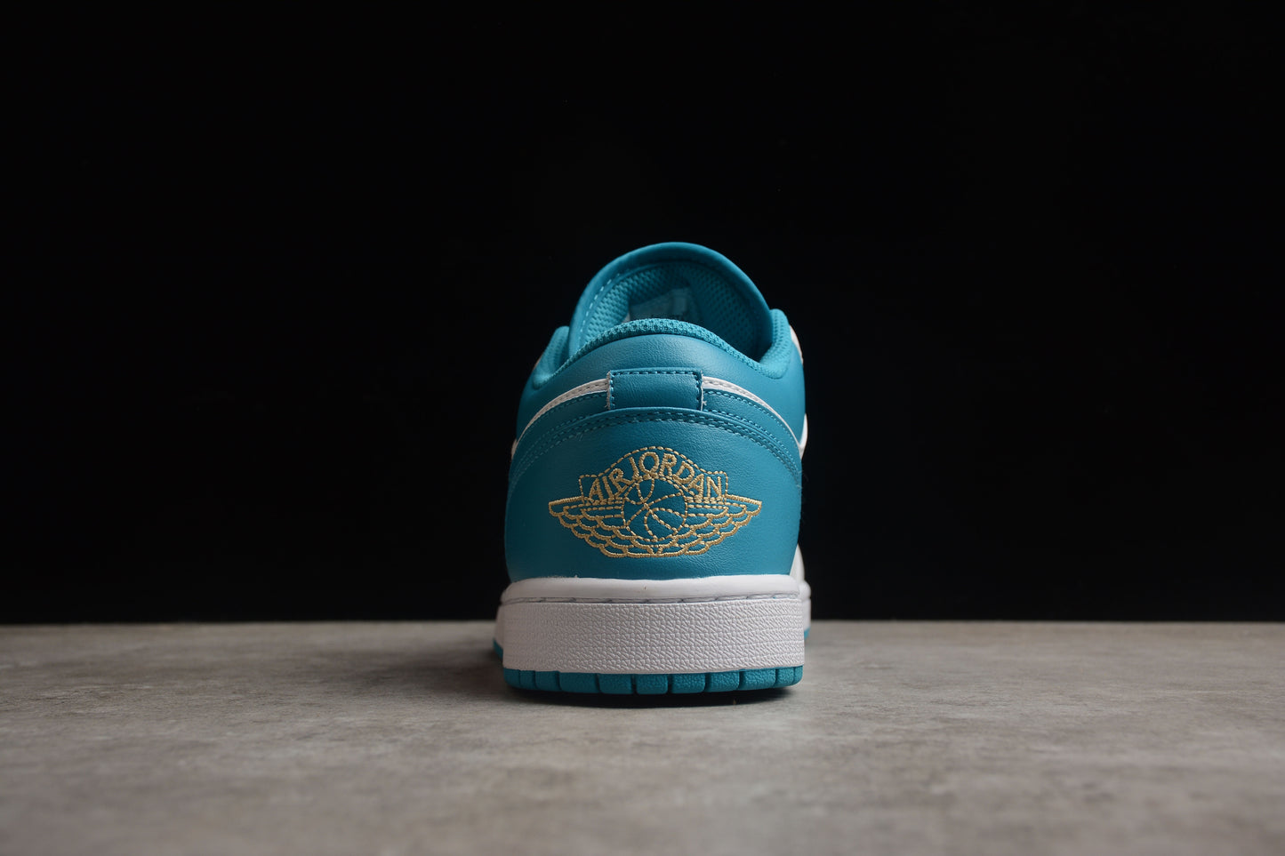 Nike Air Jordan 1 Low Celeste - blanco