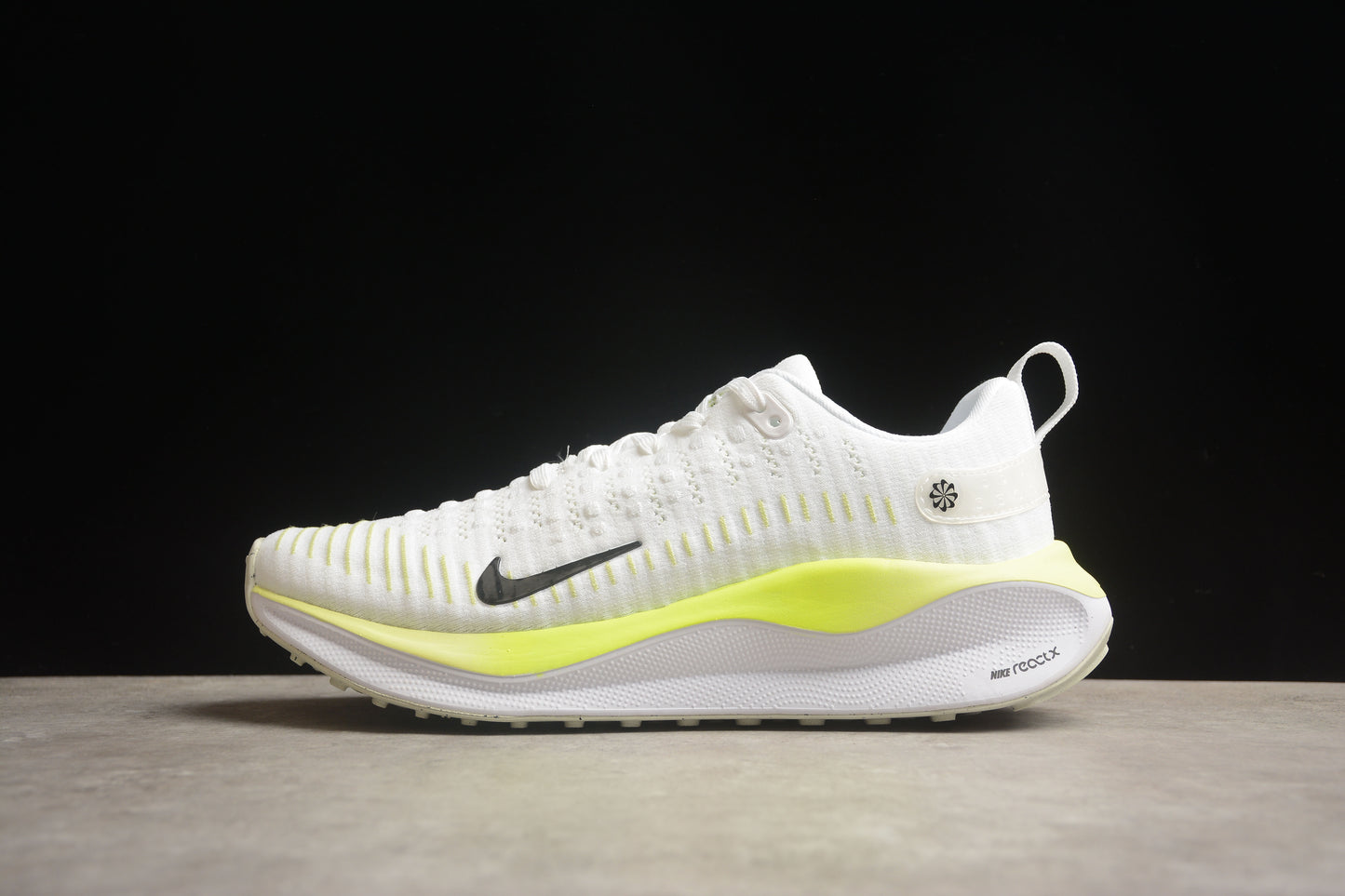NIKE Zoom X Invincible Run DR2665 100