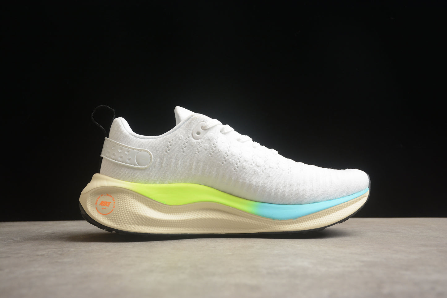 NIKE Zoom X Invincible Run DR2665-105