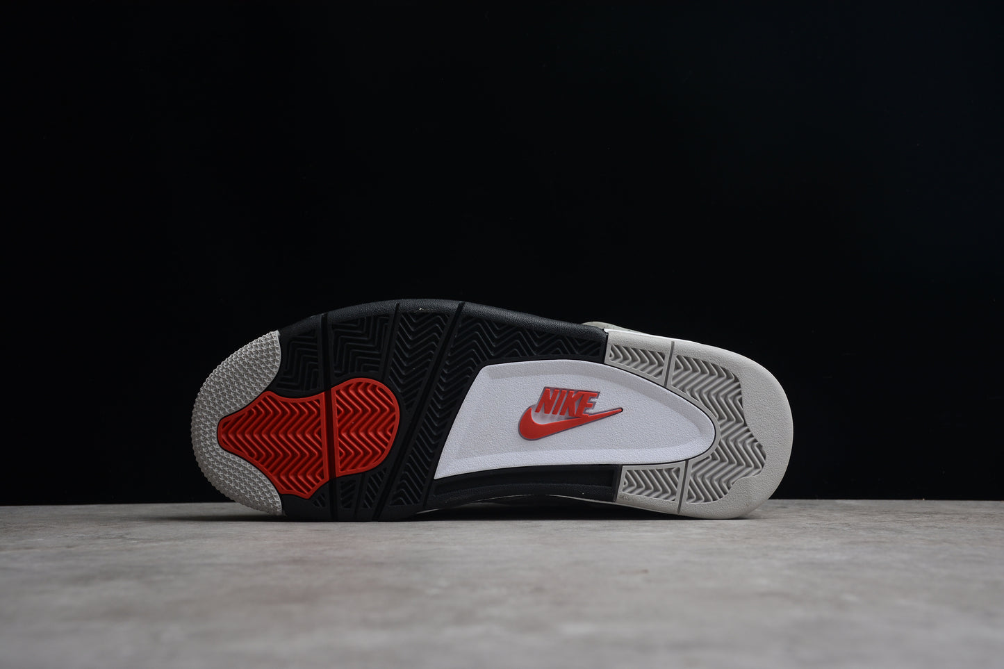 Air Jordan 4 Retro 840606-192