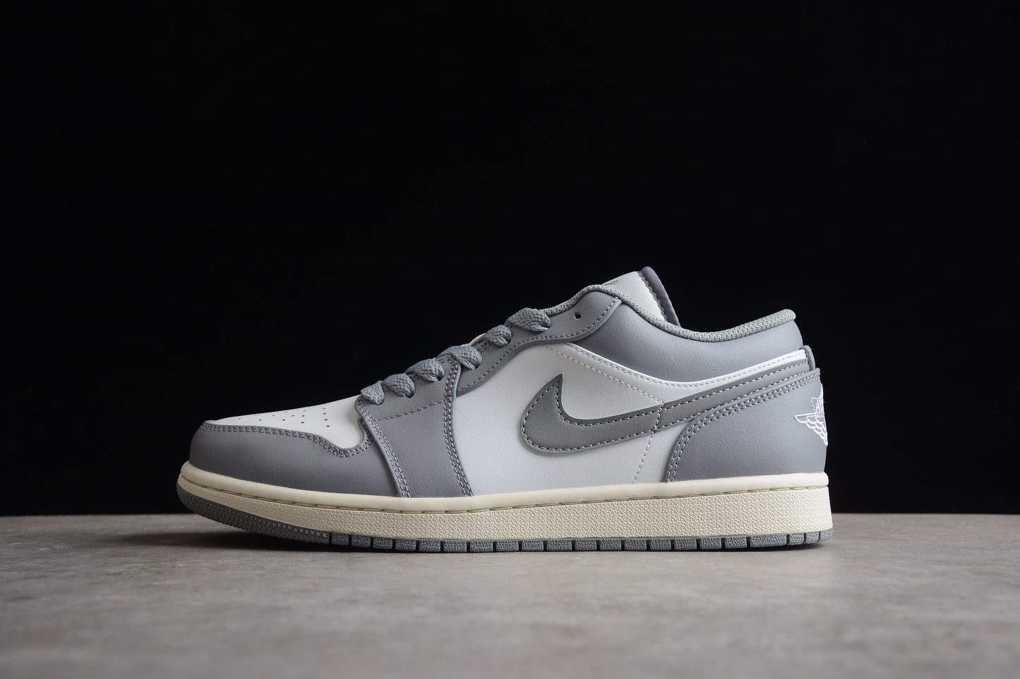Nike Air Jordan 1 Low 553558-053