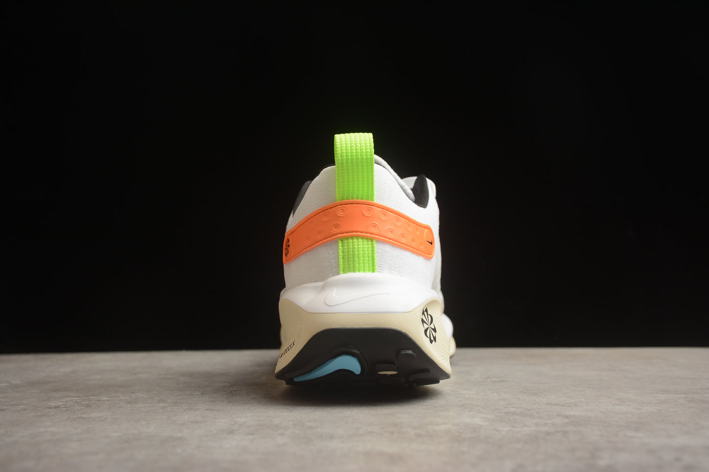 NIKE Zoom X Invincible Run DR2665-104