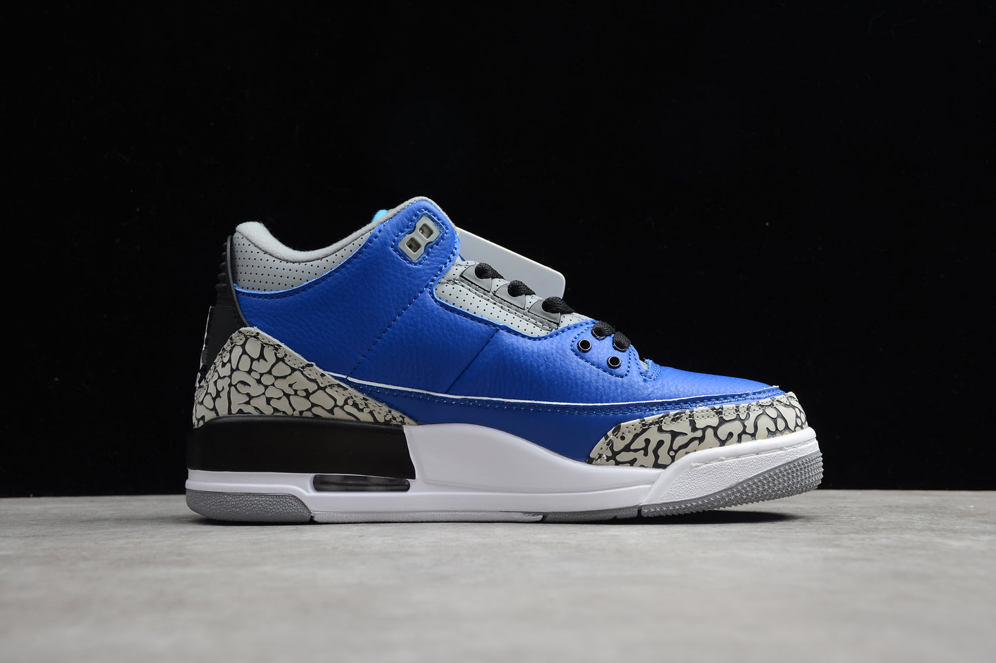 Air Jordan Retro CT8532-400