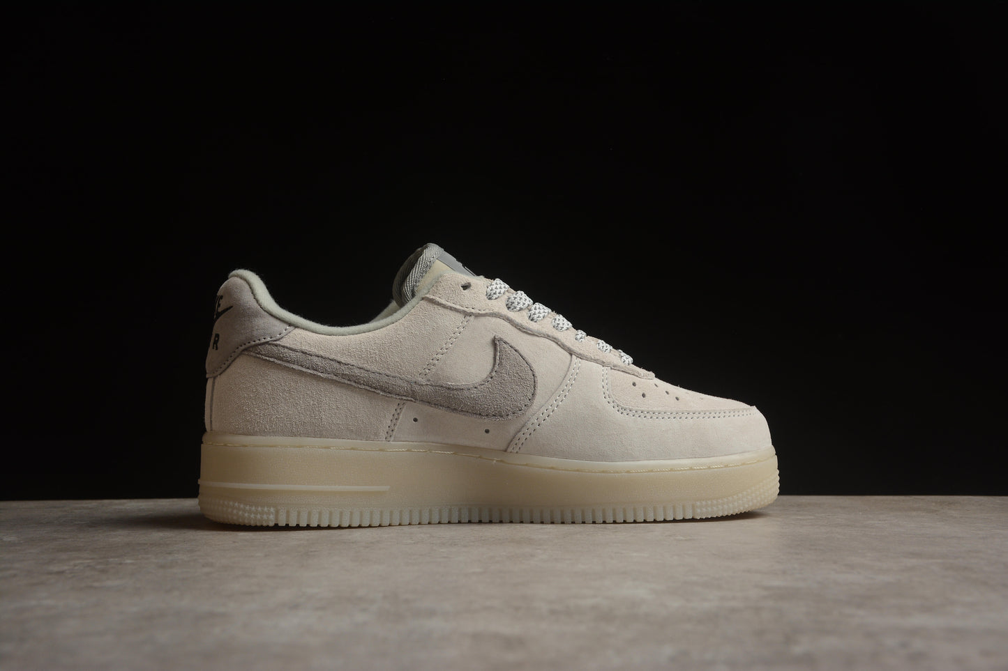 Nike Air Force 1 A04297-101.V