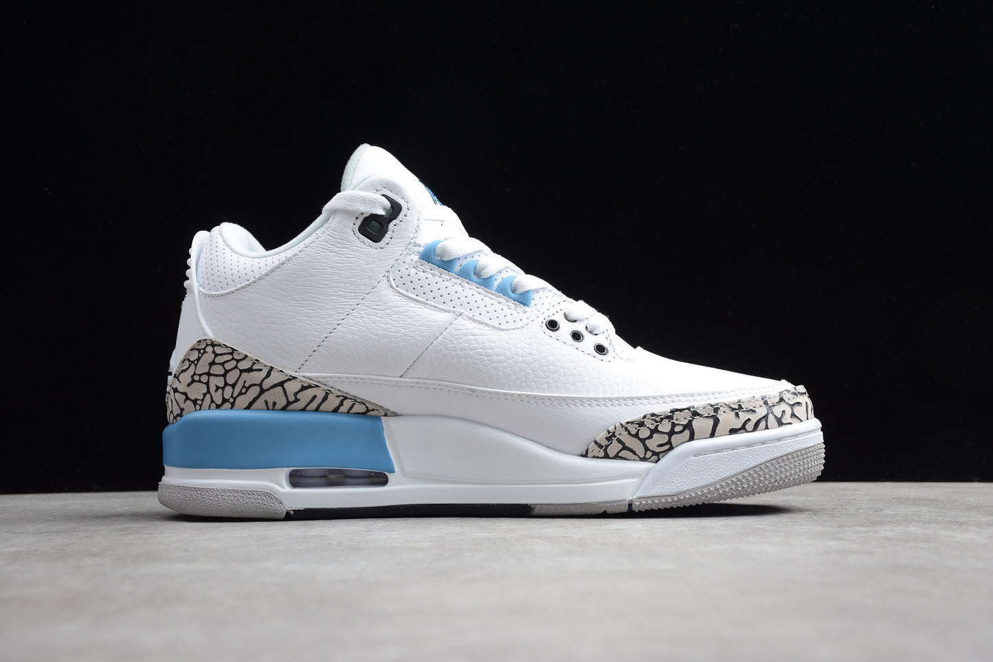 Air Jordan Retro CT8532-104