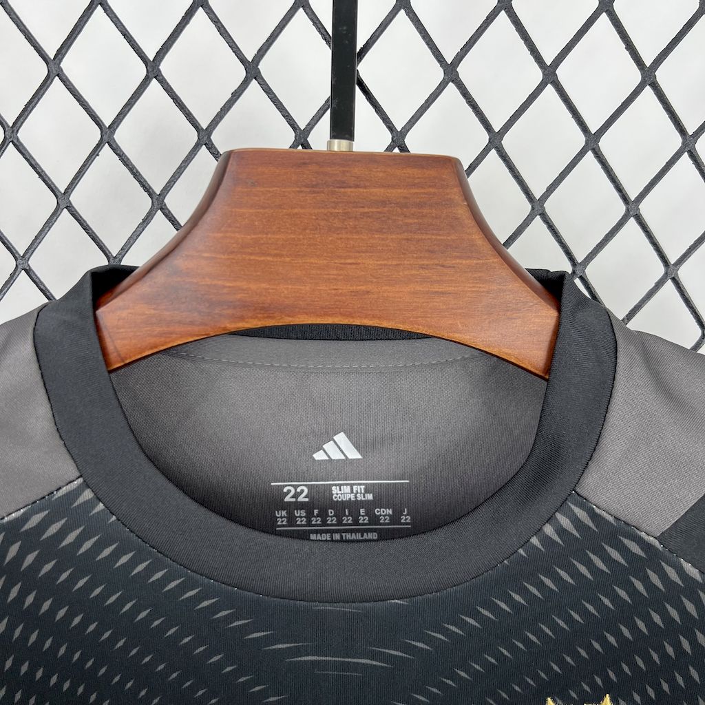 Bayern Munich 2025/26 Kids Version Portero