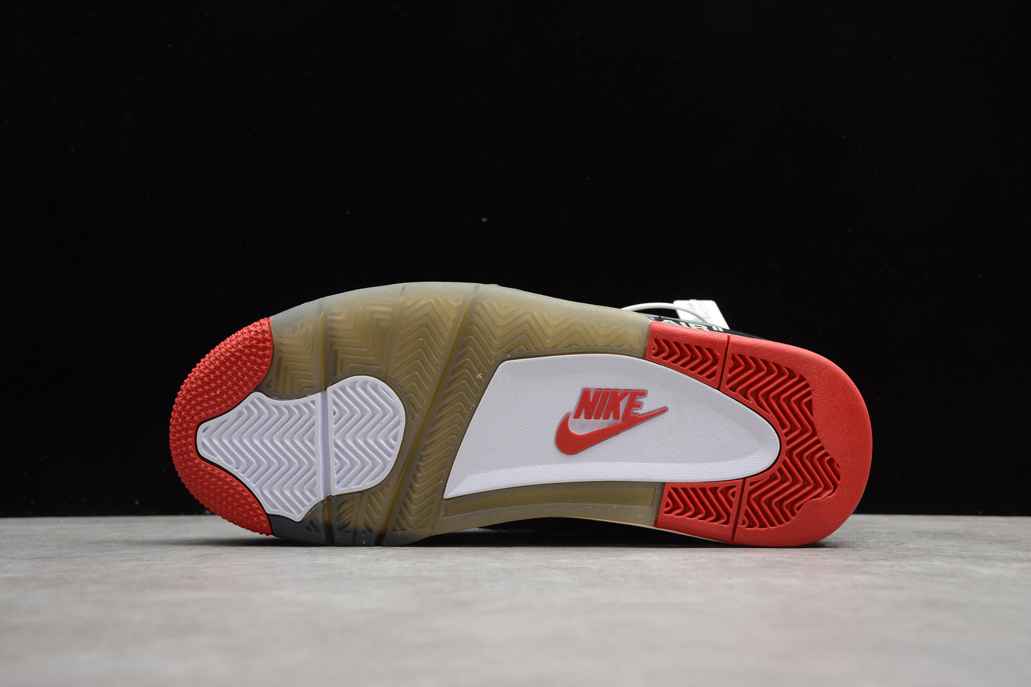 Air Jordan 4 Retro CV9388-001