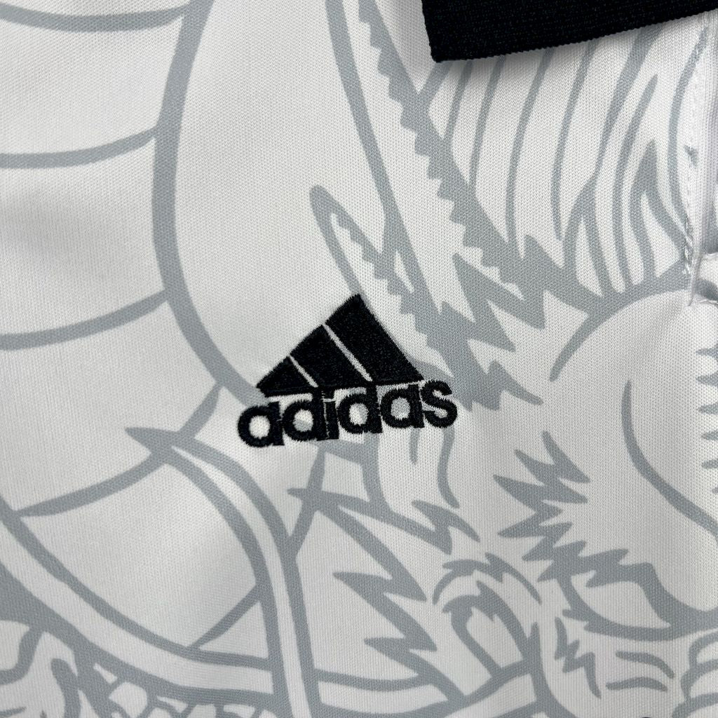 Real Madrid 2022/23 Dragón Blanco