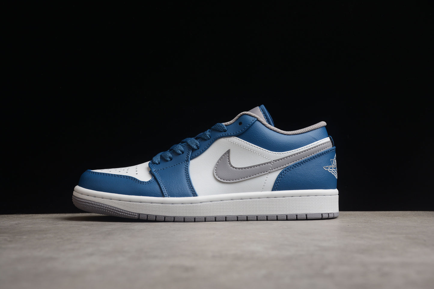 Nike Air Jordan 1 Low 553558-412