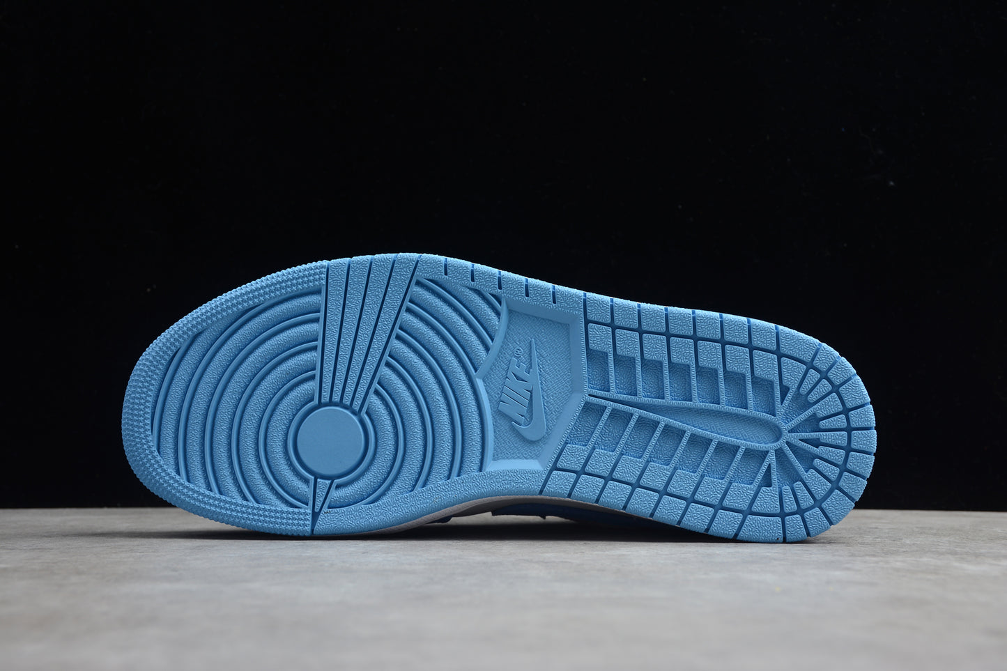 Nike Air Jordan 1 Low AO9944-441