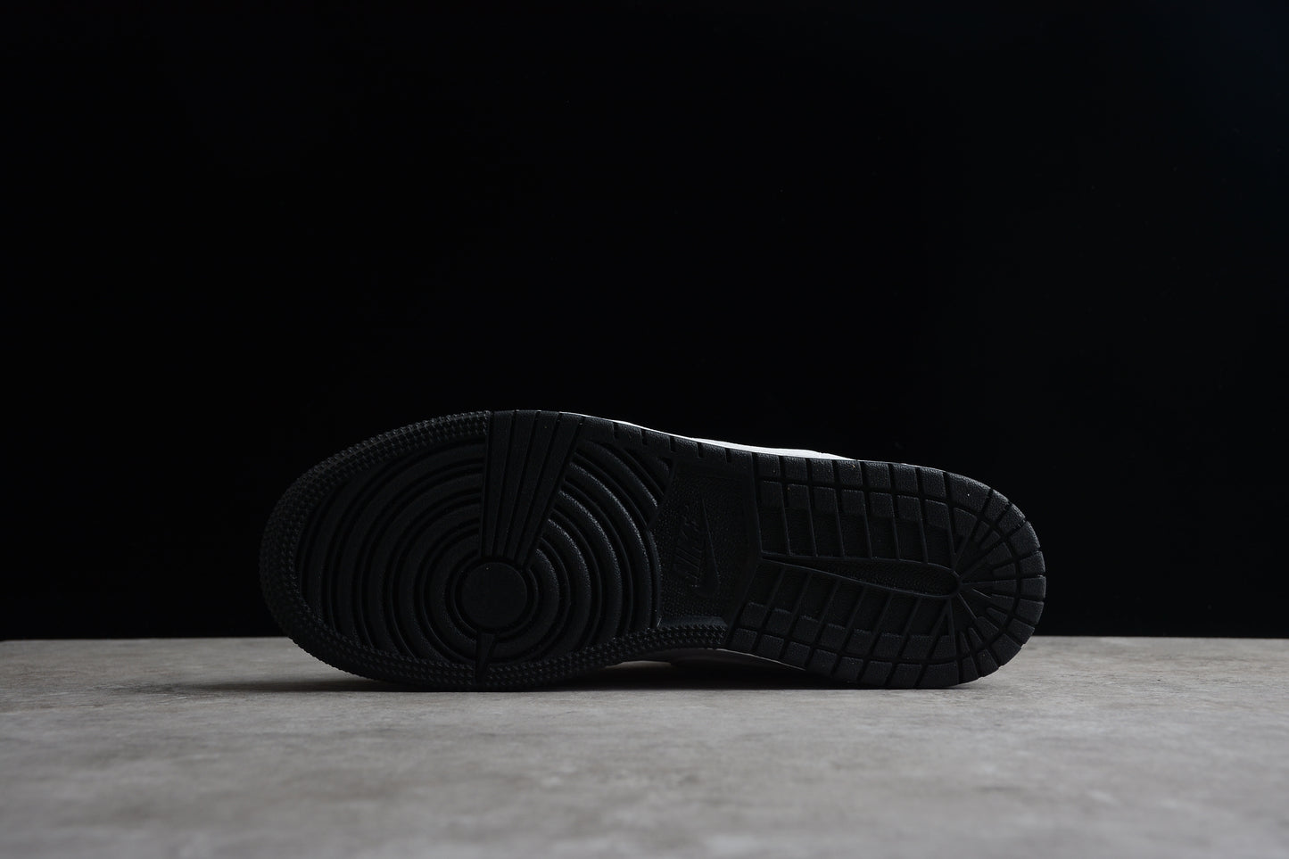 Nike Air Jordan 1 Low 553560-160