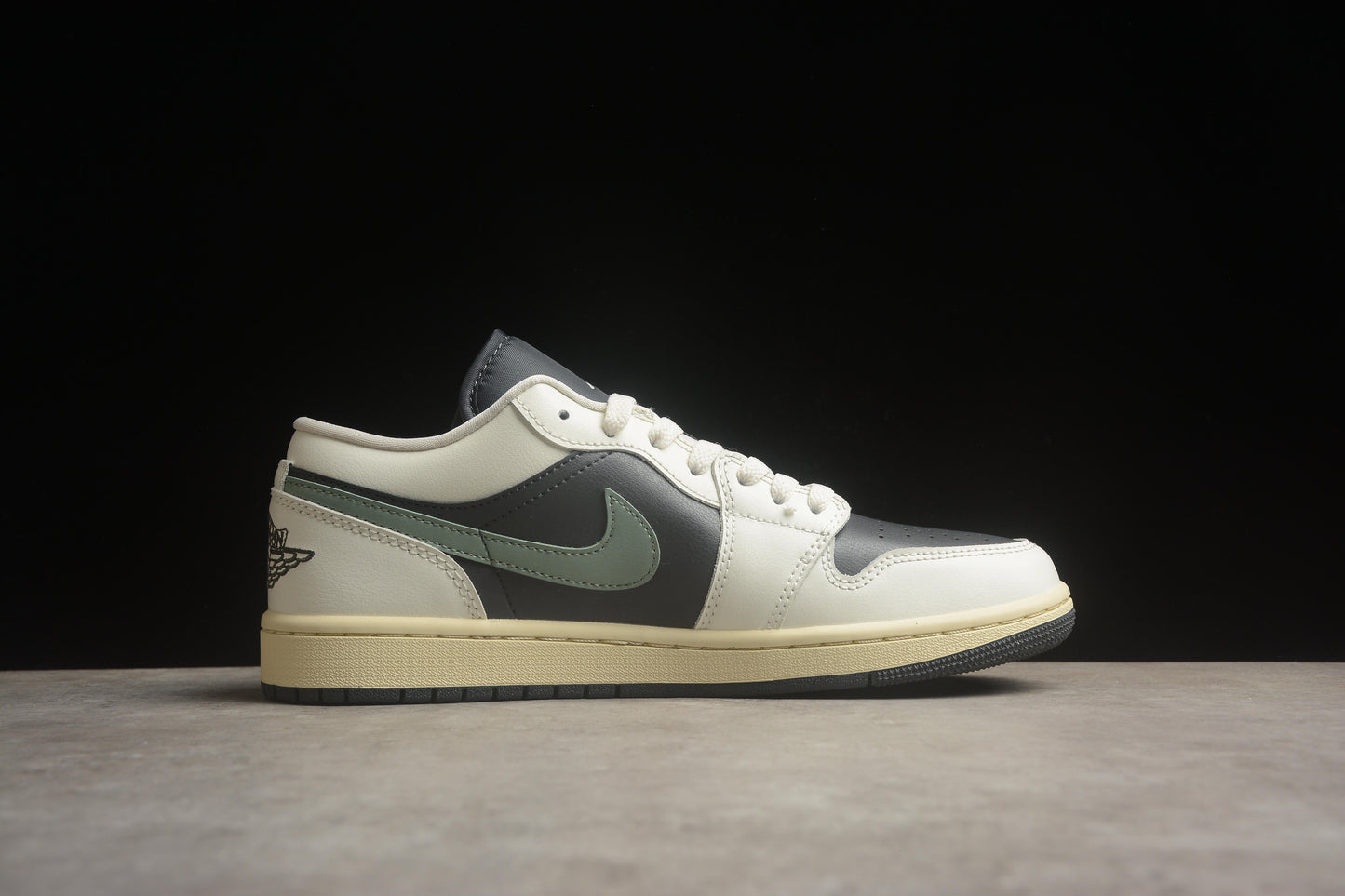 Nike Air Jordan 1 Low DC0774-001