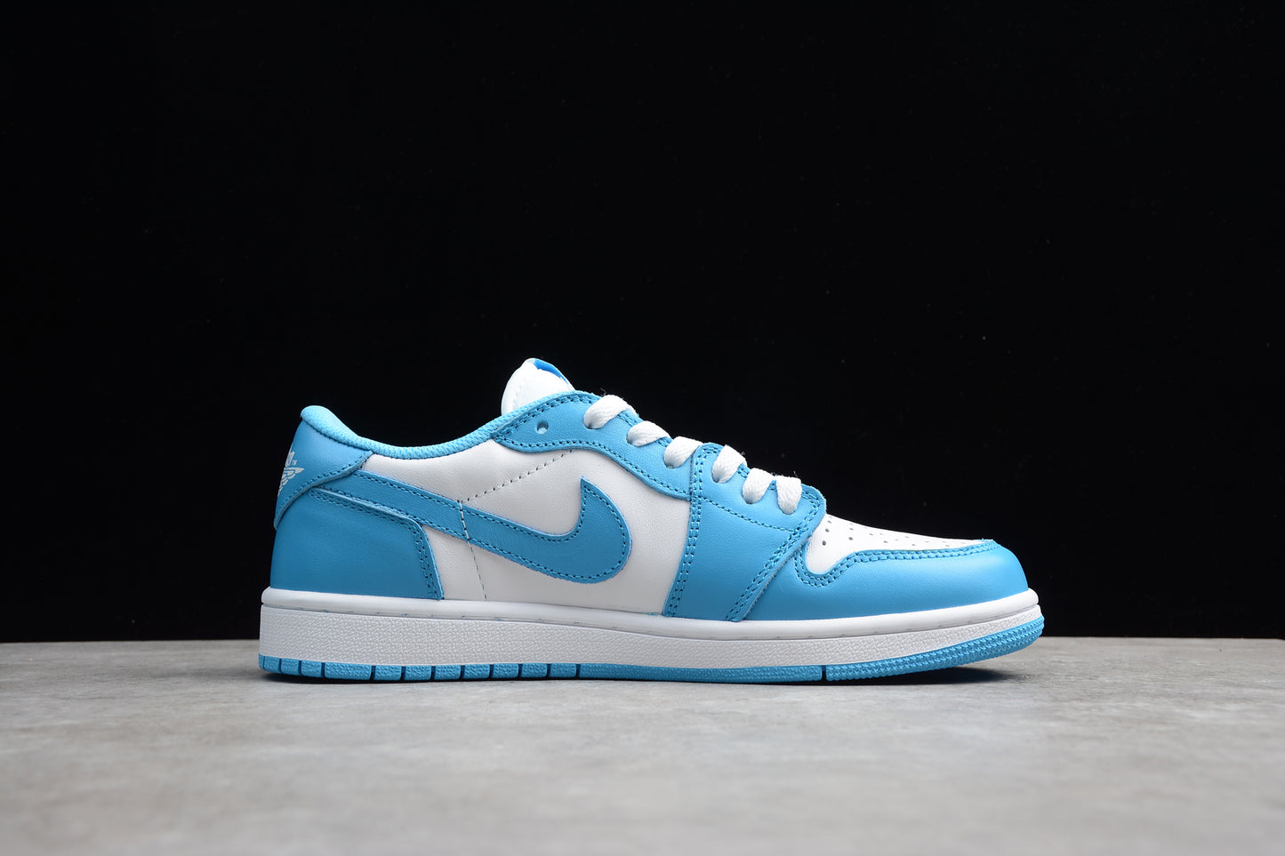 Nike Air Jordan 1 Low CJ7891-401